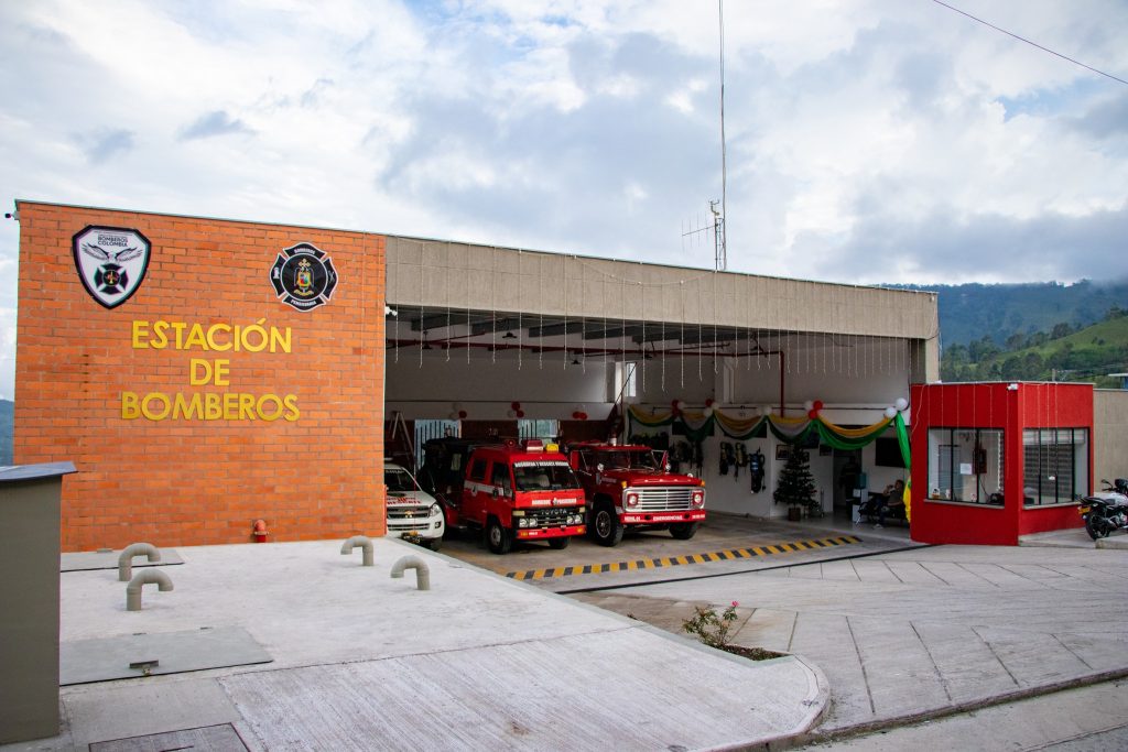 Así es la estación de BOMBEROS PENSILVANIA por dentro, les compartimos su dotación y funcionamiento